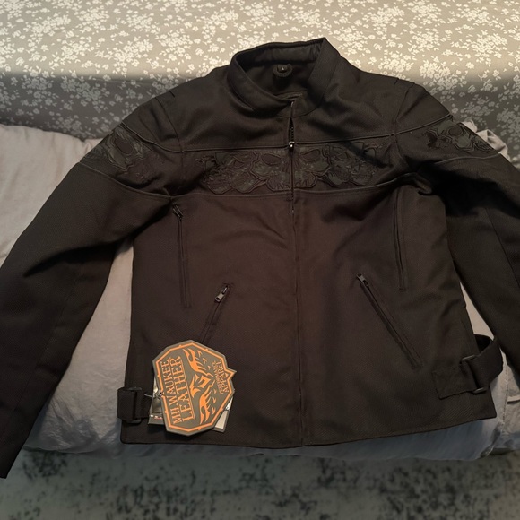 Women’s Riding Jacket - Picture 7 of 9